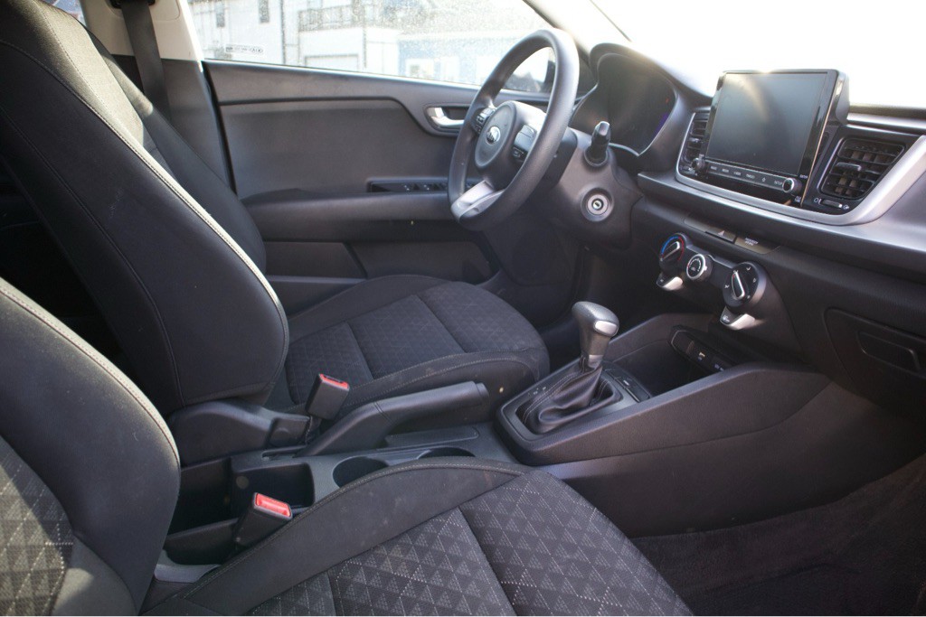 2021 Kia Rio Image 9