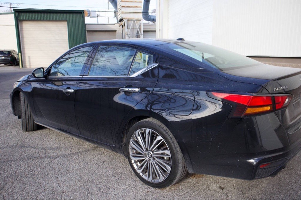2022 Nissan Altima Image 1