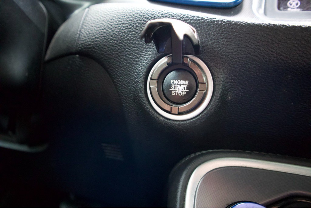 2019 Dodge Challenger Image 12