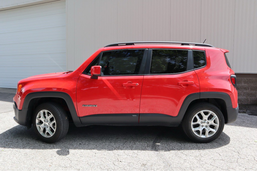 2017 Jeep Renegade Image 2