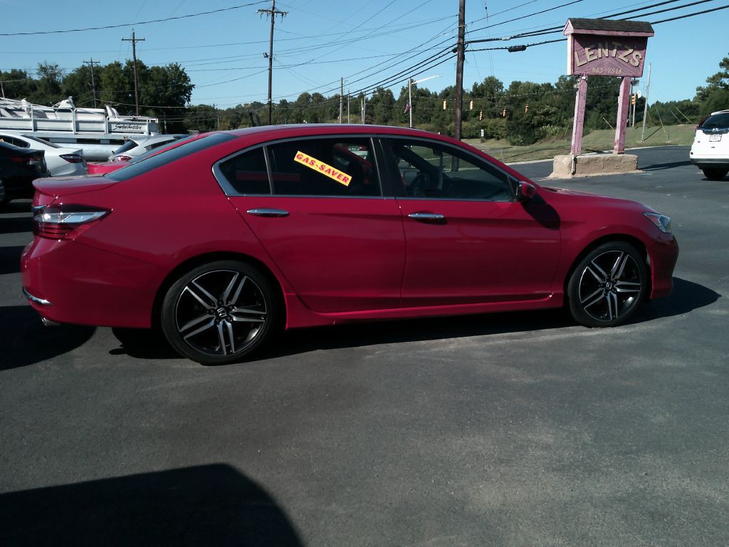 2017 Honda Accord Image 2
