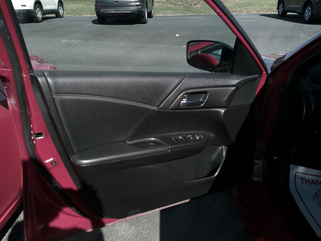 2017 Honda Accord Image 8