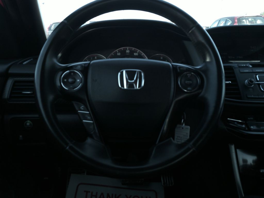2017 Honda Accord Image 10