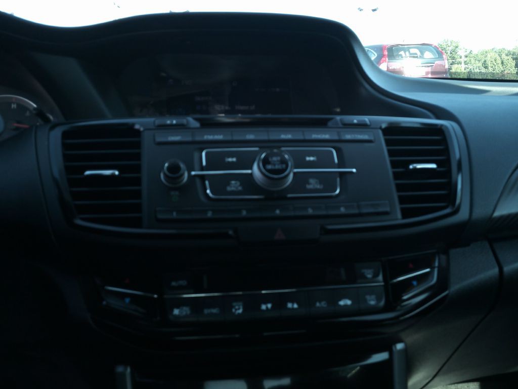 2017 Honda Accord Image 13