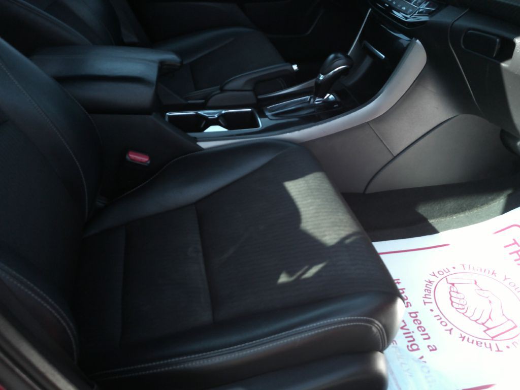 2017 Honda Accord Image 17