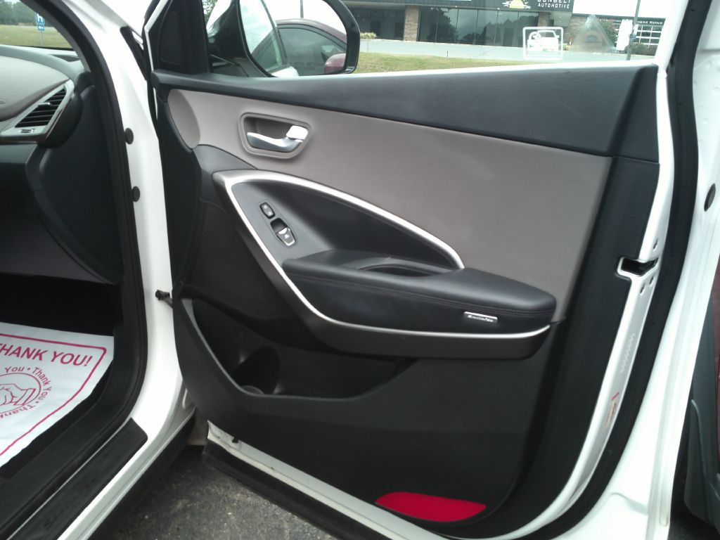 2018 Hyundai Santa Fe Image 16