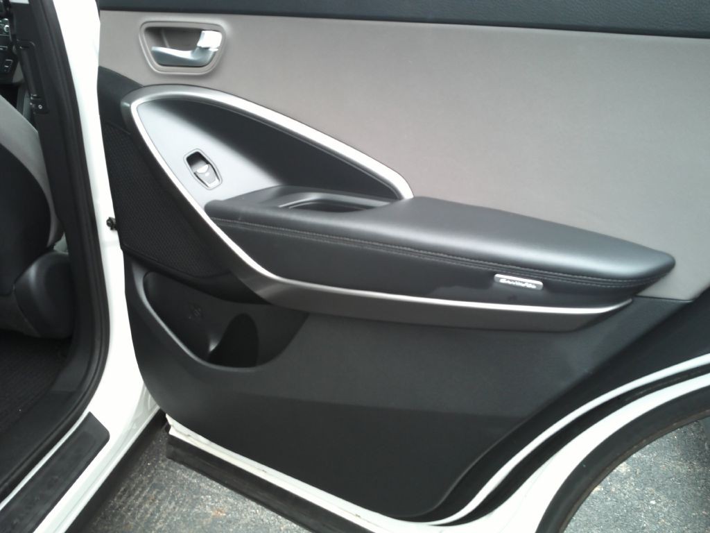 2018 Hyundai Santa Fe Image 18