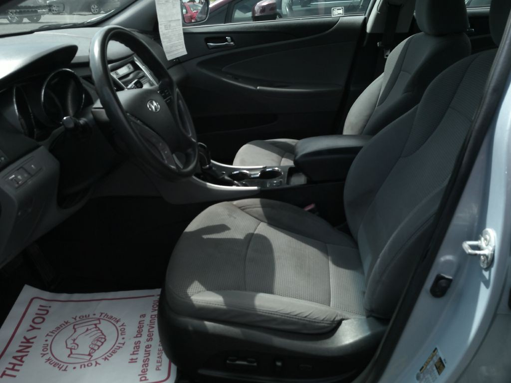 2013 Hyundai Sonata Image 9