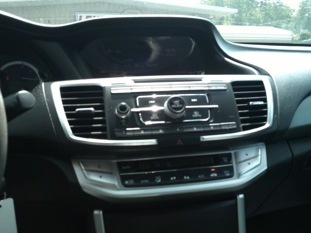 2015 Honda Accord Image 12