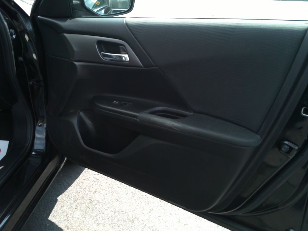 2015 Honda Accord Image 16