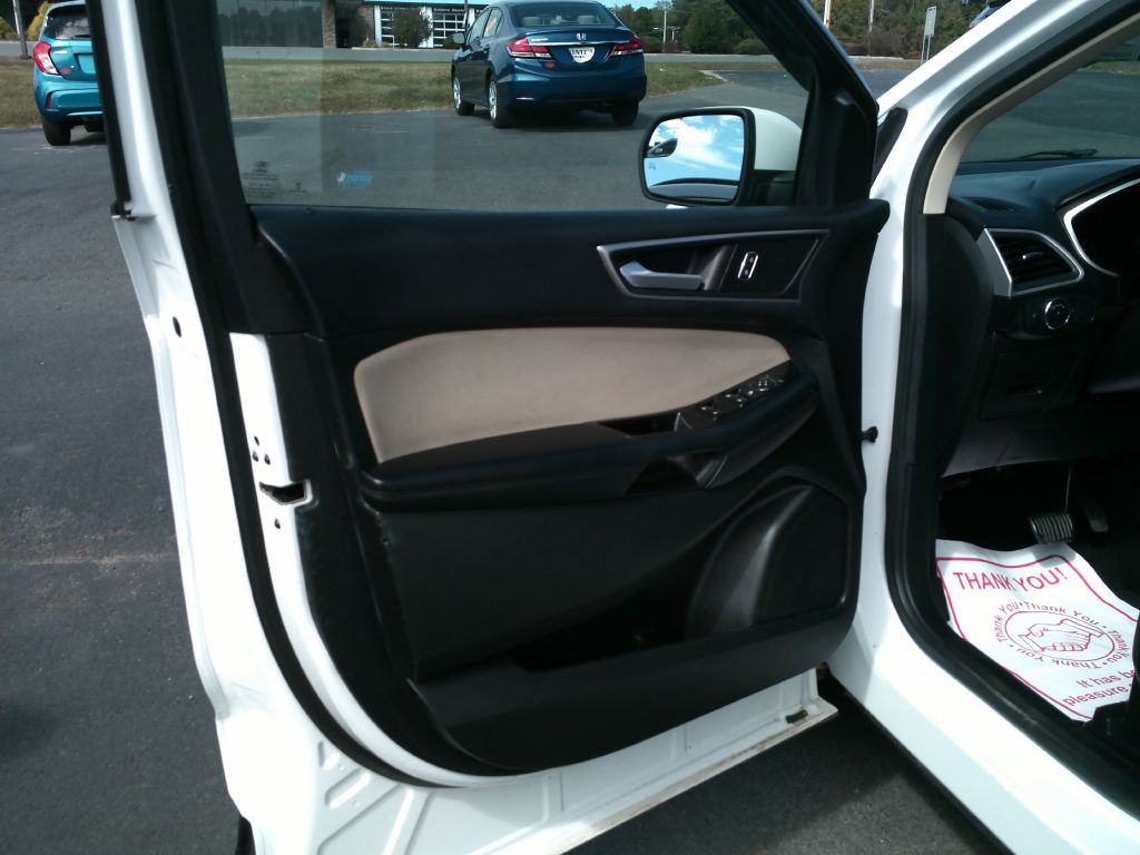 2016 Ford Edge Image 9