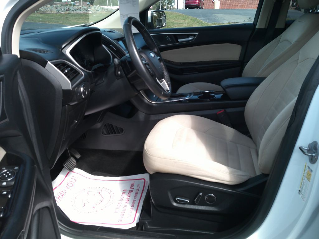 2016 Ford Edge Image 10