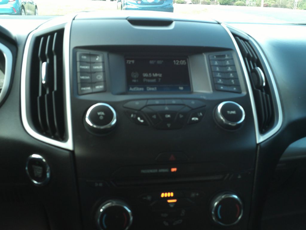 2016 Ford Edge Image 13