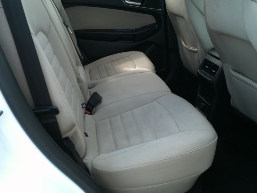 2016 Ford Edge Image 19