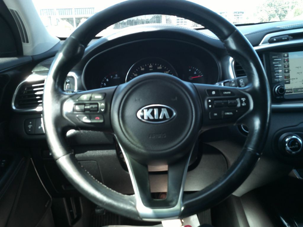 2017 Kia Sorento Image 11