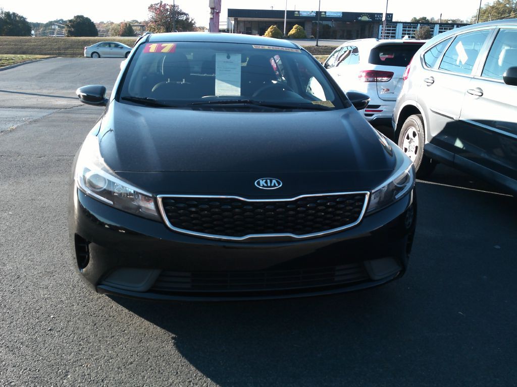 2017 Kia Forte Image 2