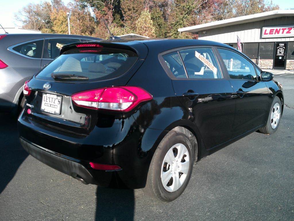 2017 Kia Forte Image 4