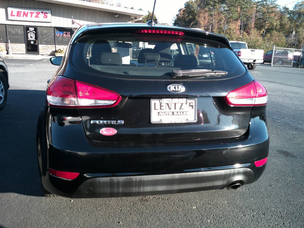 2017 Kia Forte Image 5