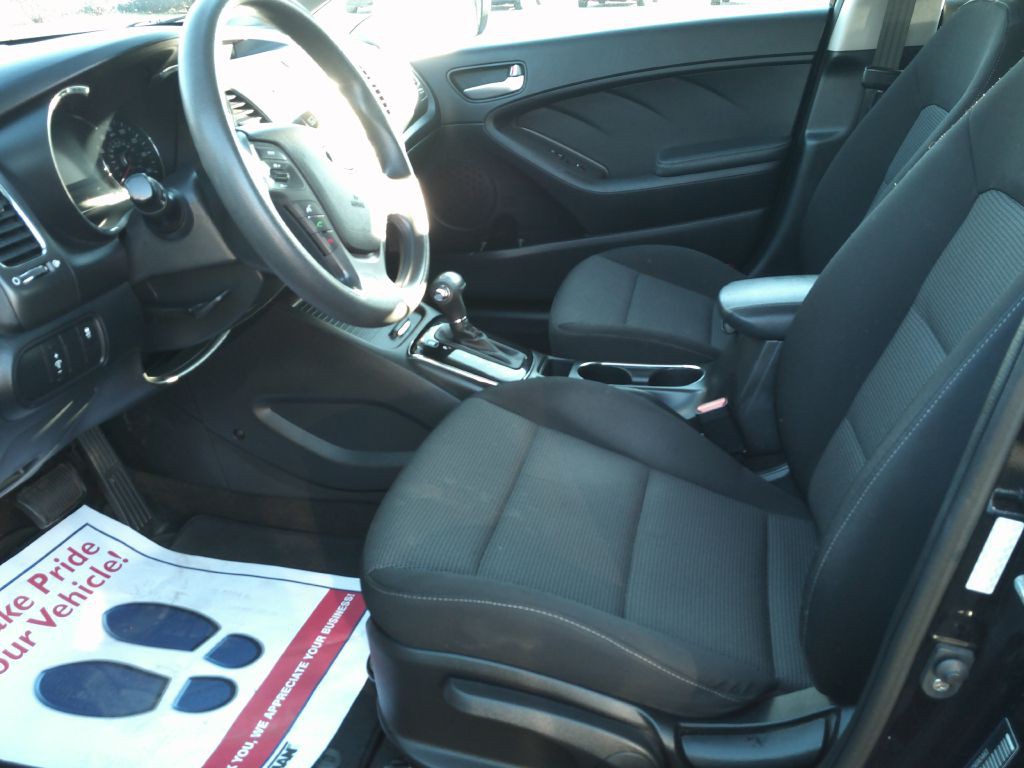 2017 Kia Forte Image 9
