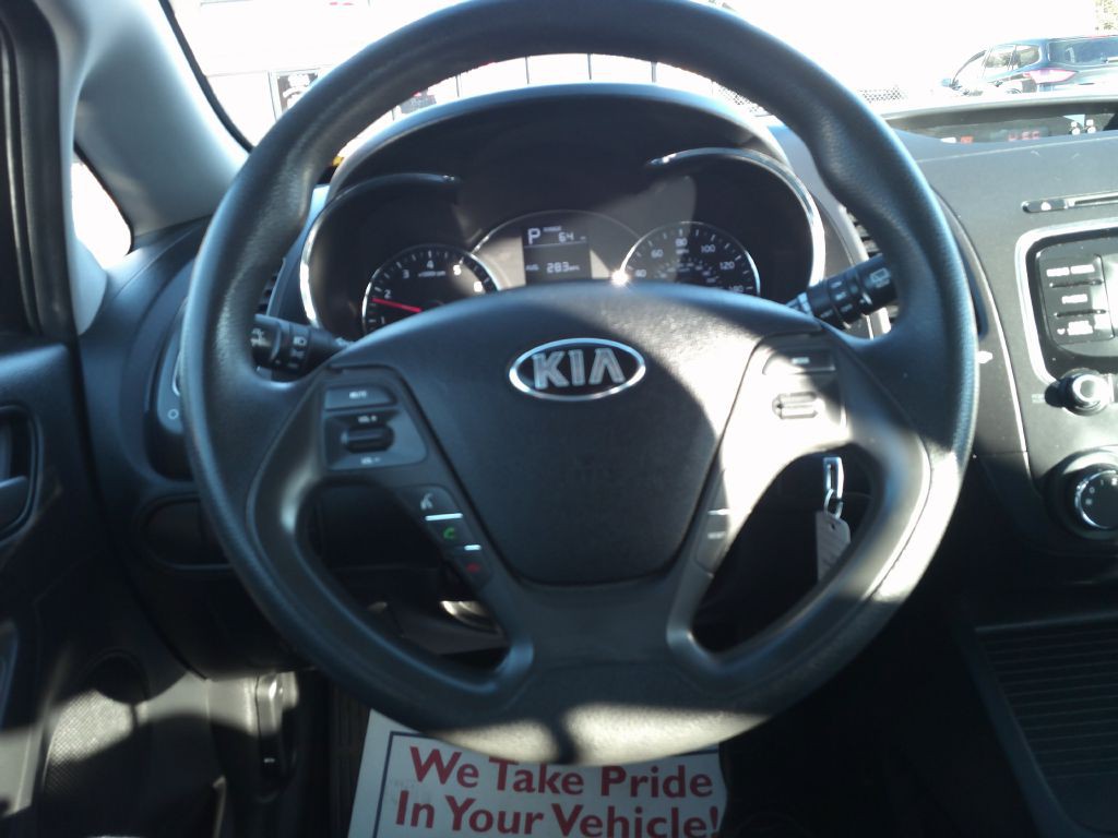 2017 Kia Forte Image 10