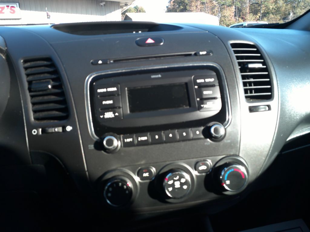 2017 Kia Forte Image 12