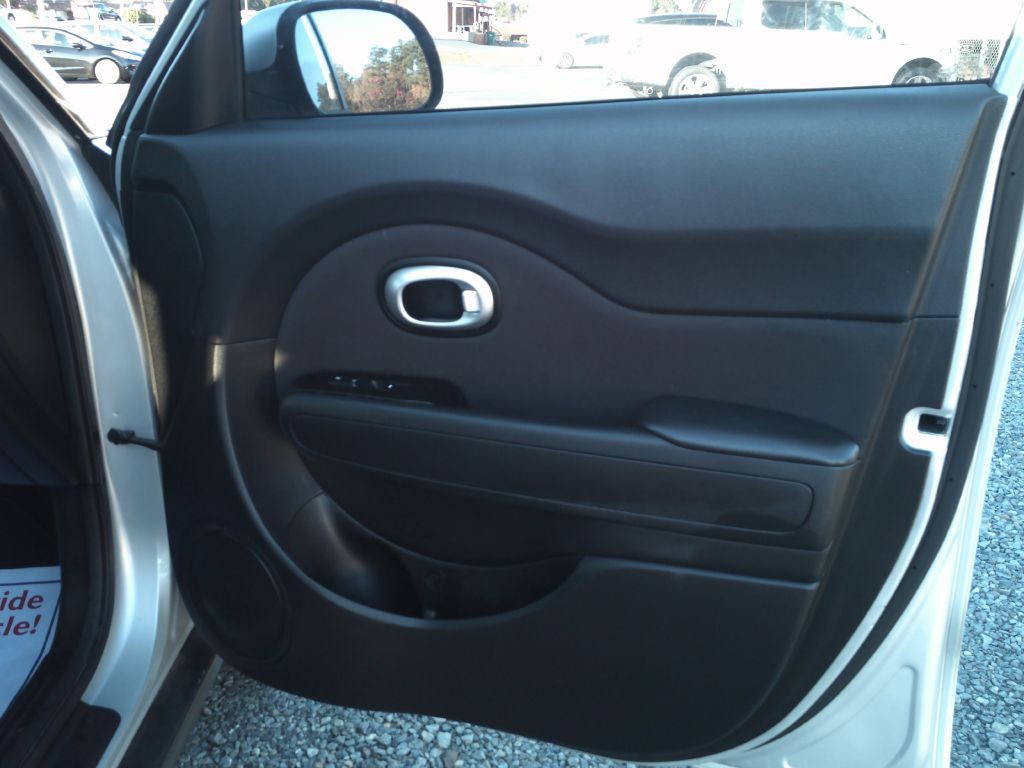 2016 Kia Soul Image 16