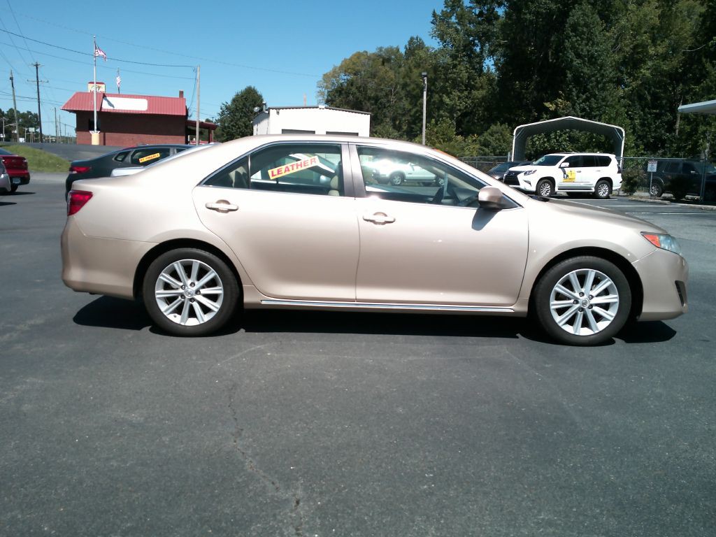 2012 Toyota Camry Image 4