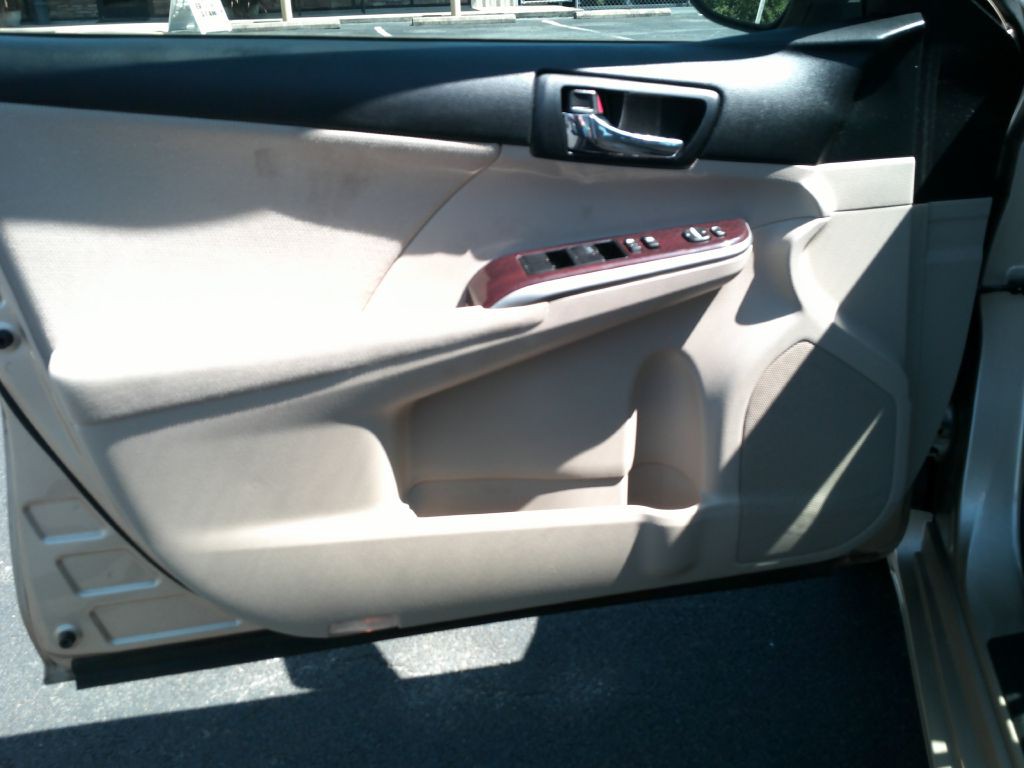 2012 Toyota Camry Image 8