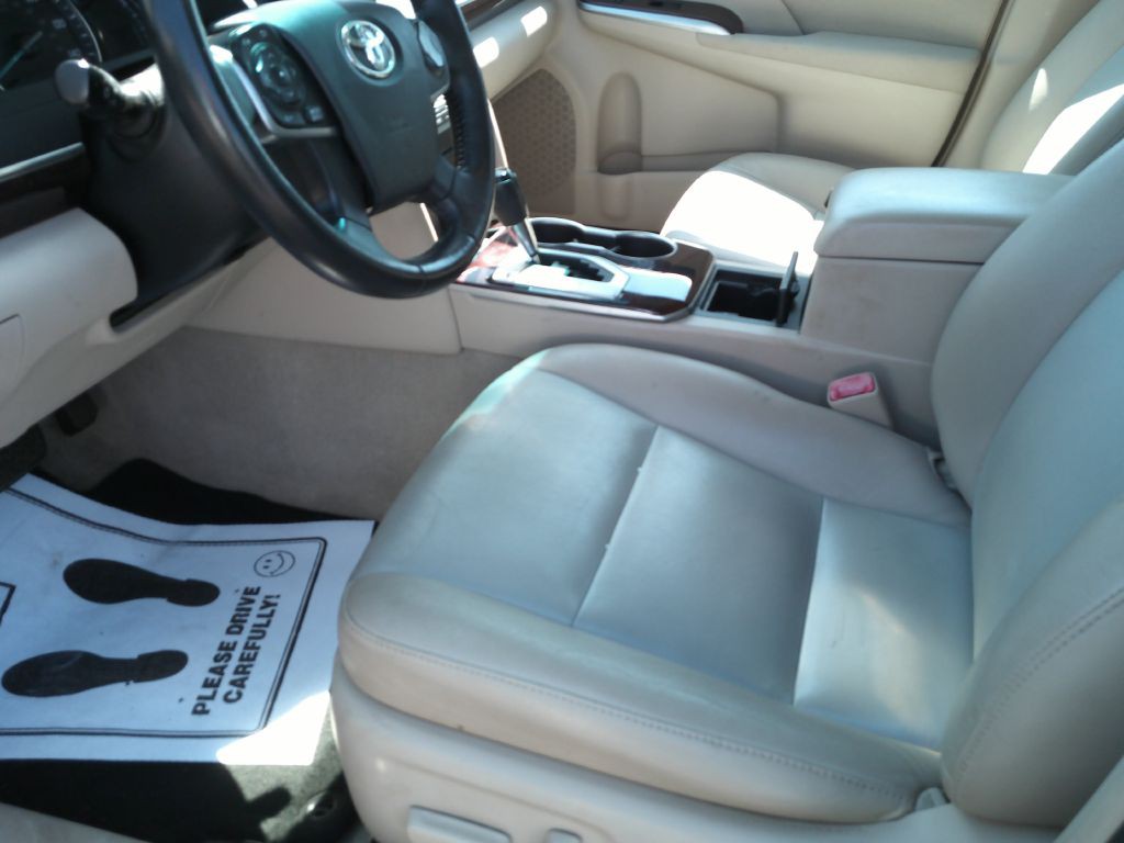 2012 Toyota Camry Image 9
