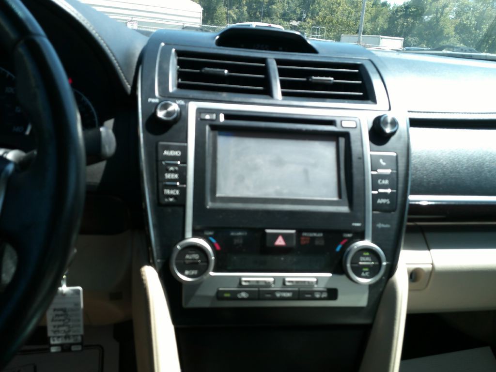 2012 Toyota Camry Image 12
