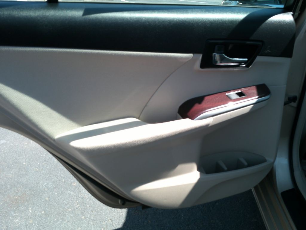 2012 Toyota Camry Image 20