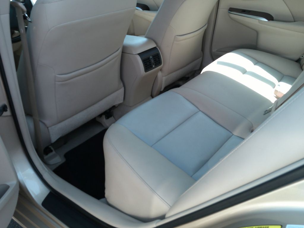 2012 Toyota Camry Image 21