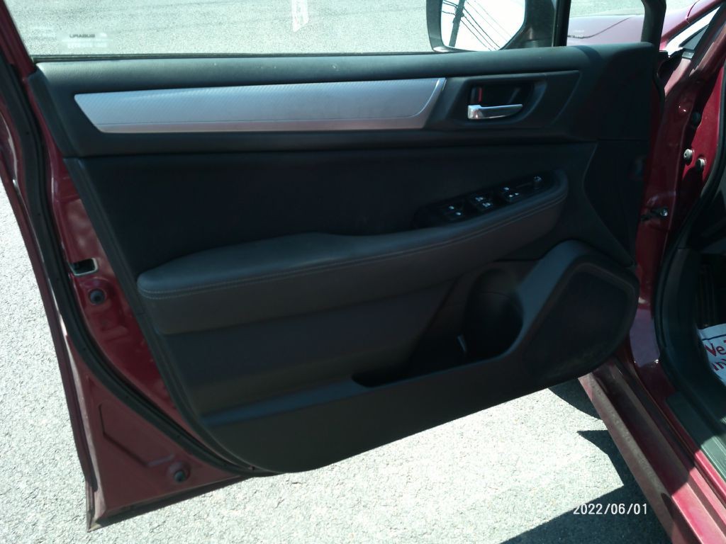 2015 Subaru Legacy Image 9