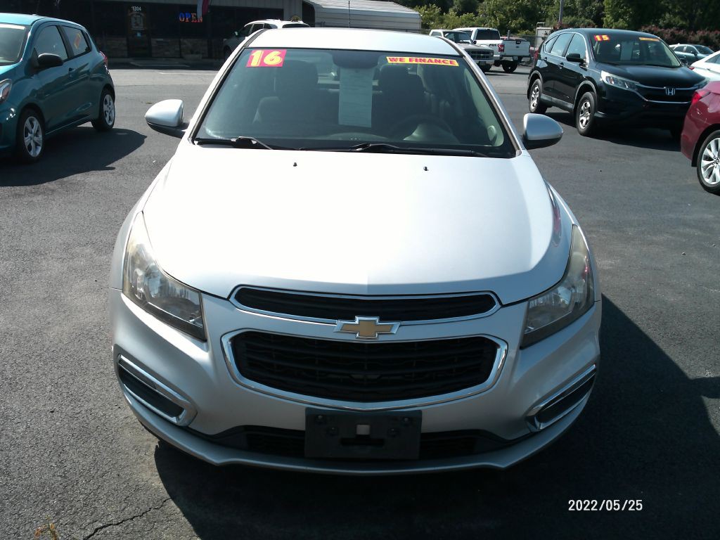 2016 Chevrolet Cruze Image 2