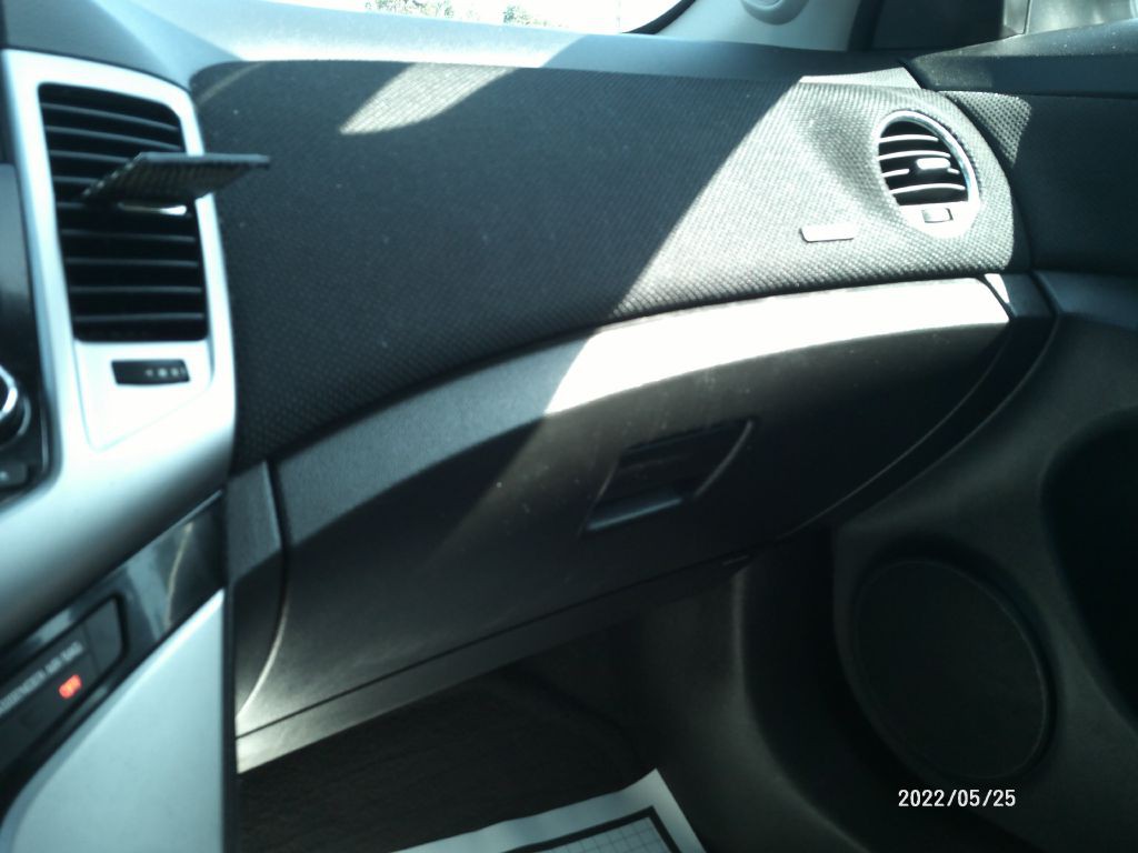 2016 Chevrolet Cruze Image 16