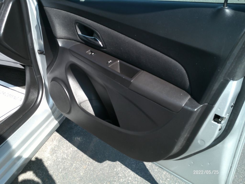 2016 Chevrolet Cruze Image 17