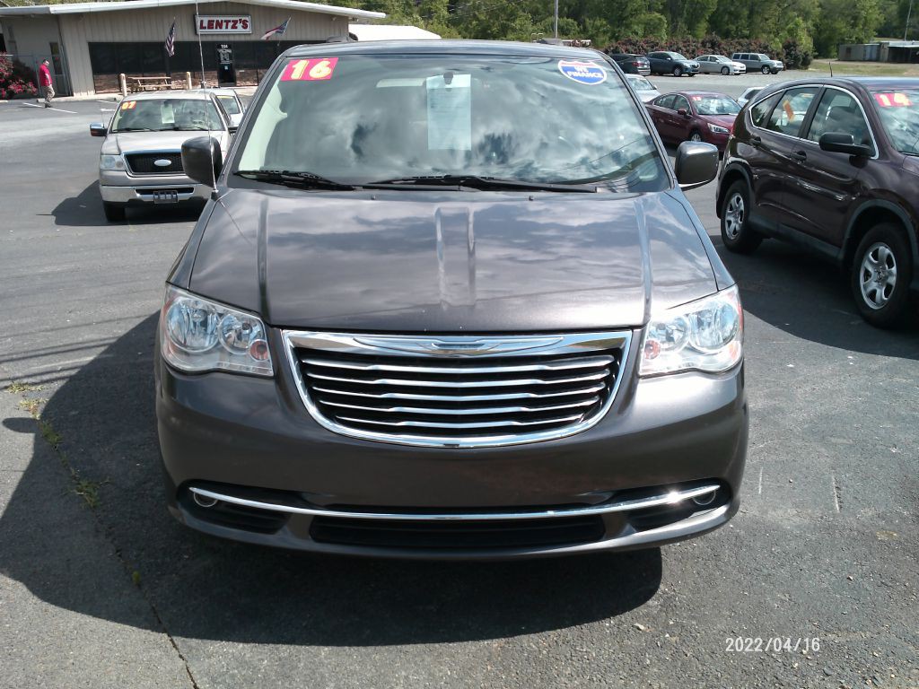 2016 Chrysler Town & Country Image 26
