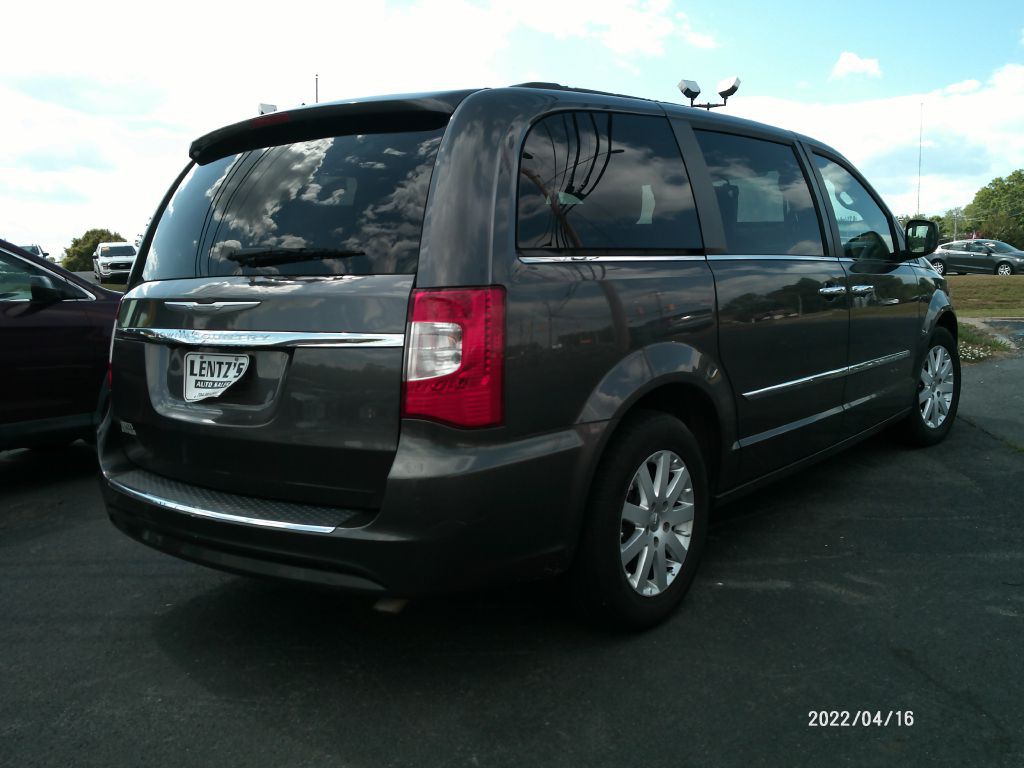 2016 Chrysler Town & Country Image 29