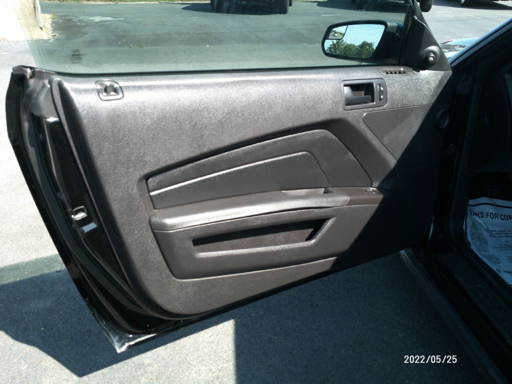 2012 Ford Mustang Image 9