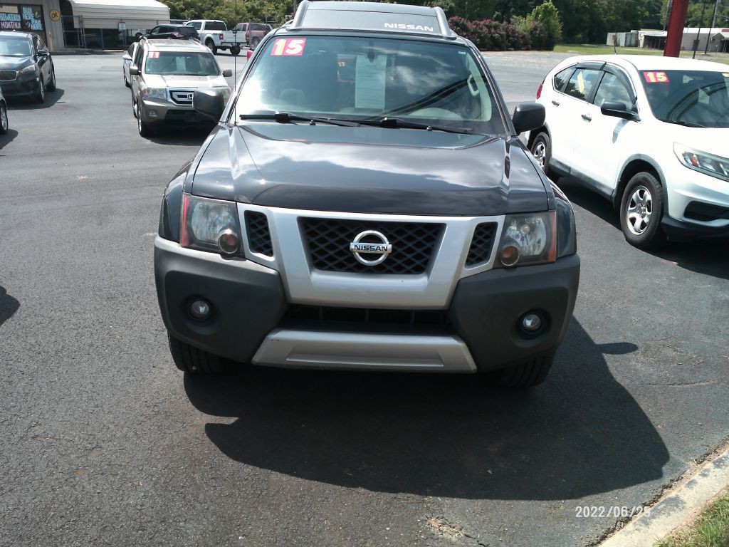2015 Nissan Xterra Image 2