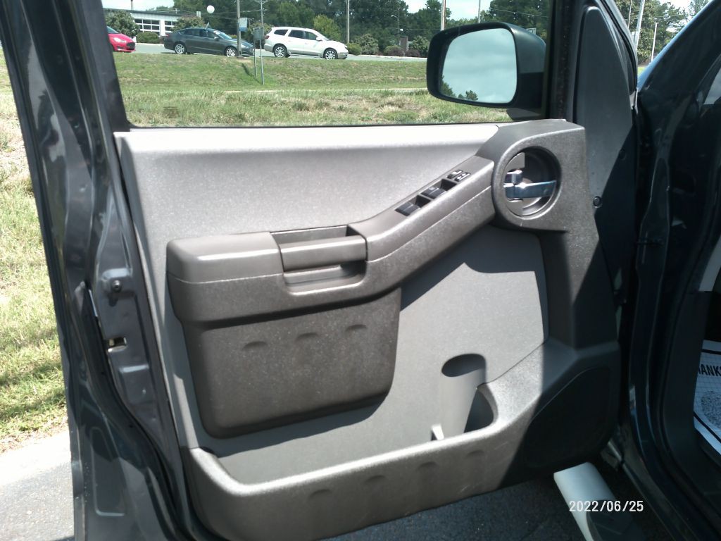 2015 Nissan Xterra Image 9
