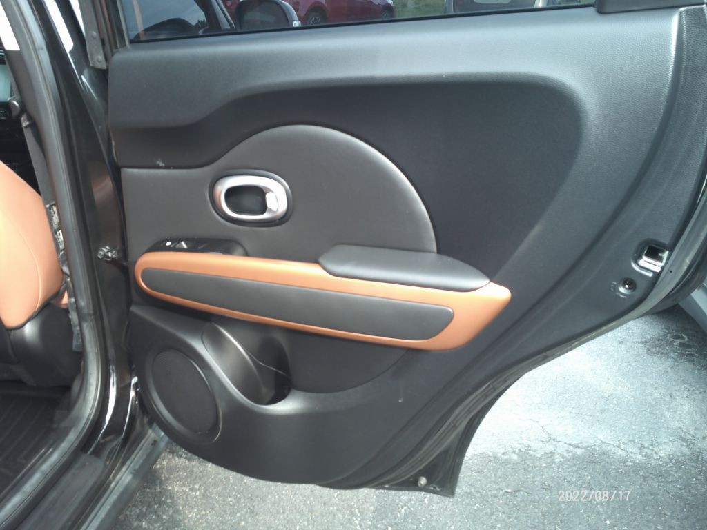 2016 Kia Soul Image 16