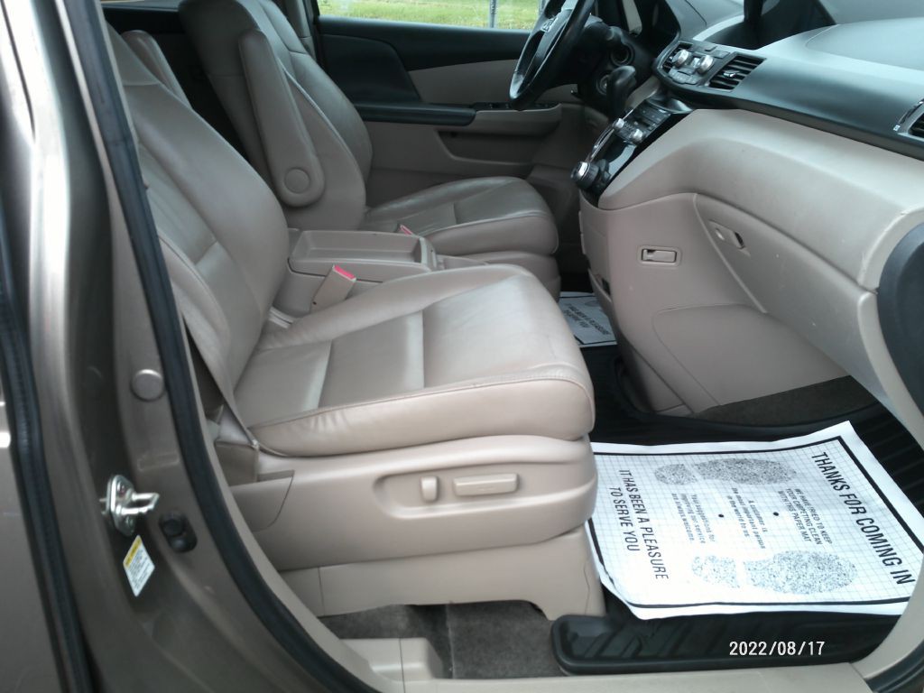 2012 Honda Odyssey Image 11