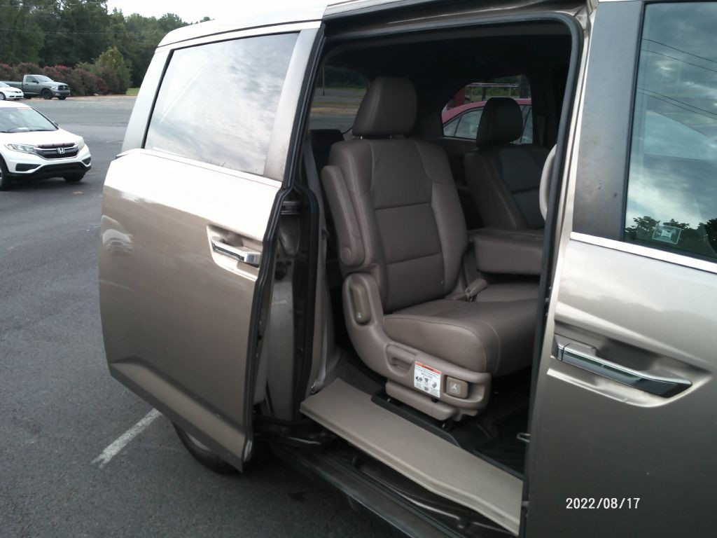 2012 Honda Odyssey Image 12
