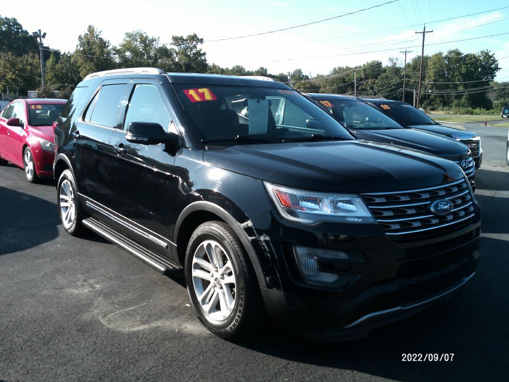 2017 Ford Explorer Image 1