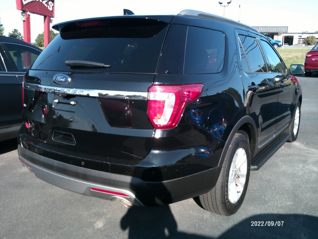2017 Ford Explorer Image 4