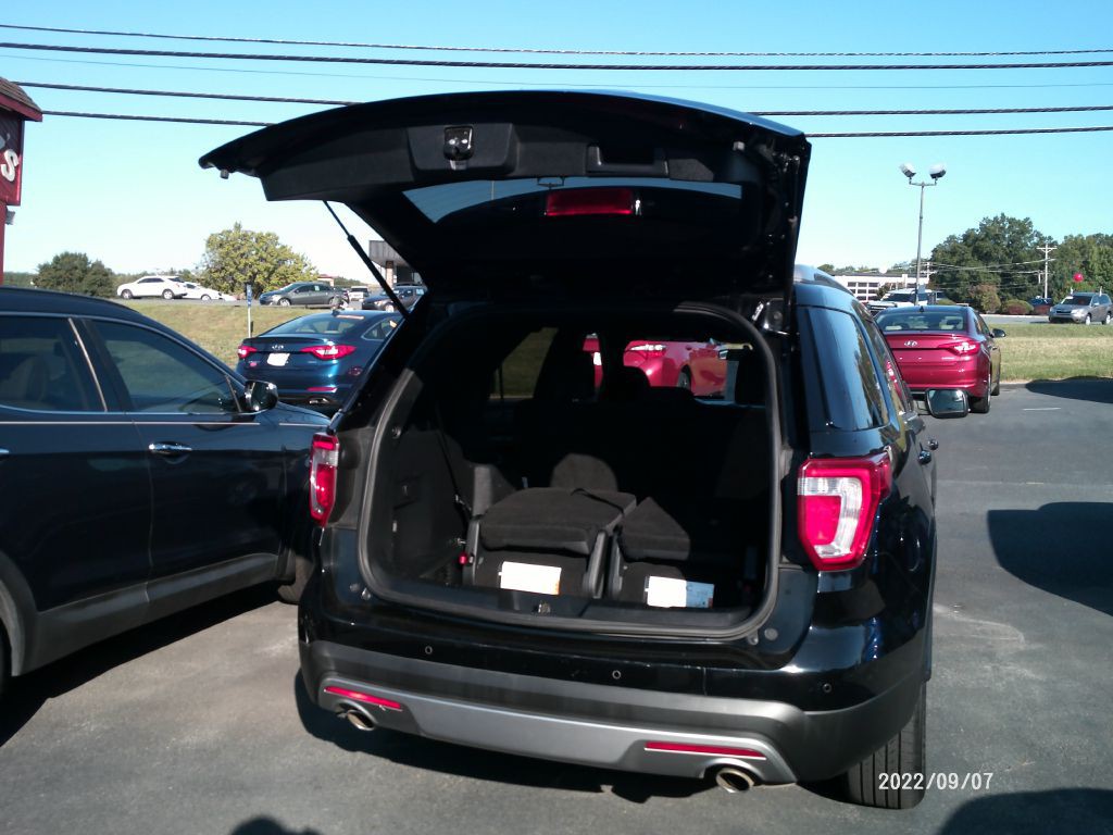 2017 Ford Explorer Image 6