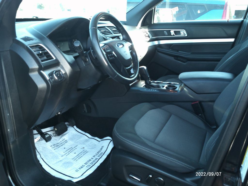2017 Ford Explorer Image 9