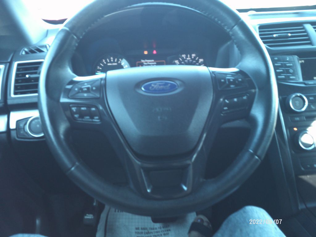 2017 Ford Explorer Image 10