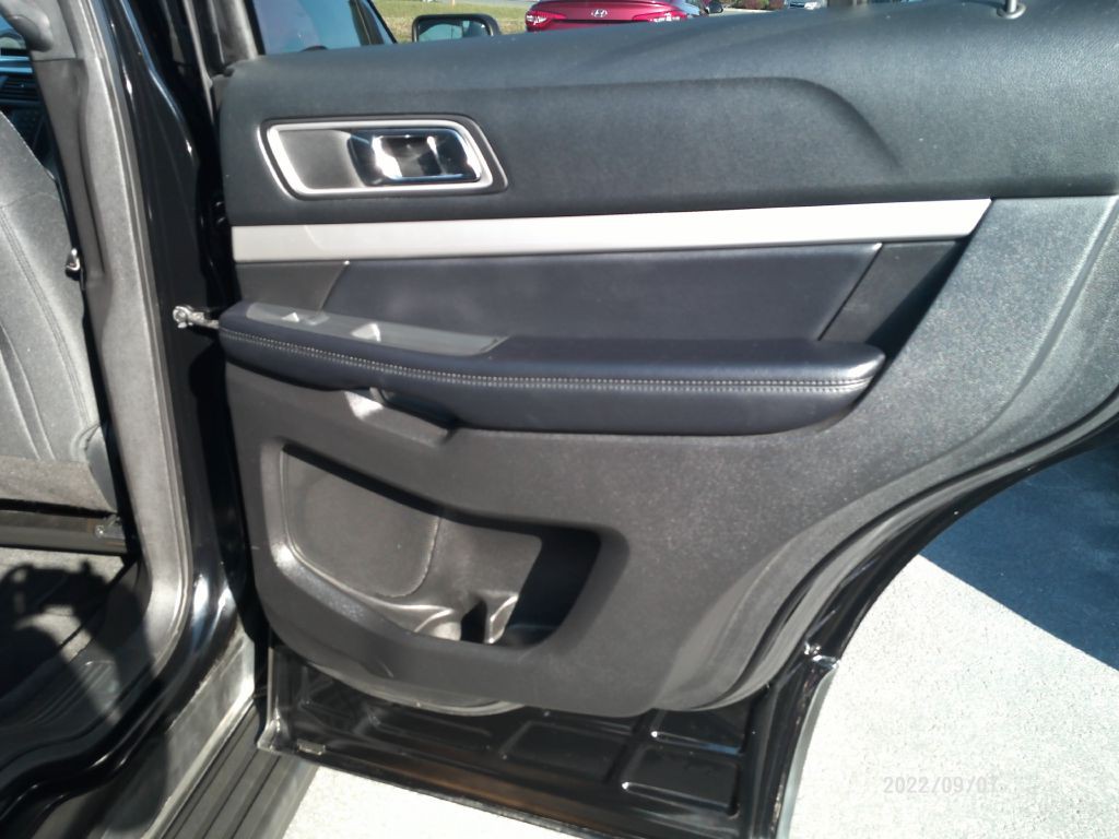 2017 Ford Explorer Image 18